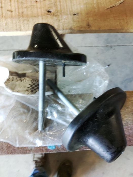 Freightliner hood rear support A17-21590-000 New Part