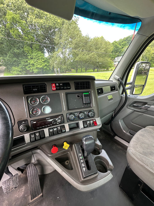 2016 Kenworth T680 Day Cab Truck For Sale