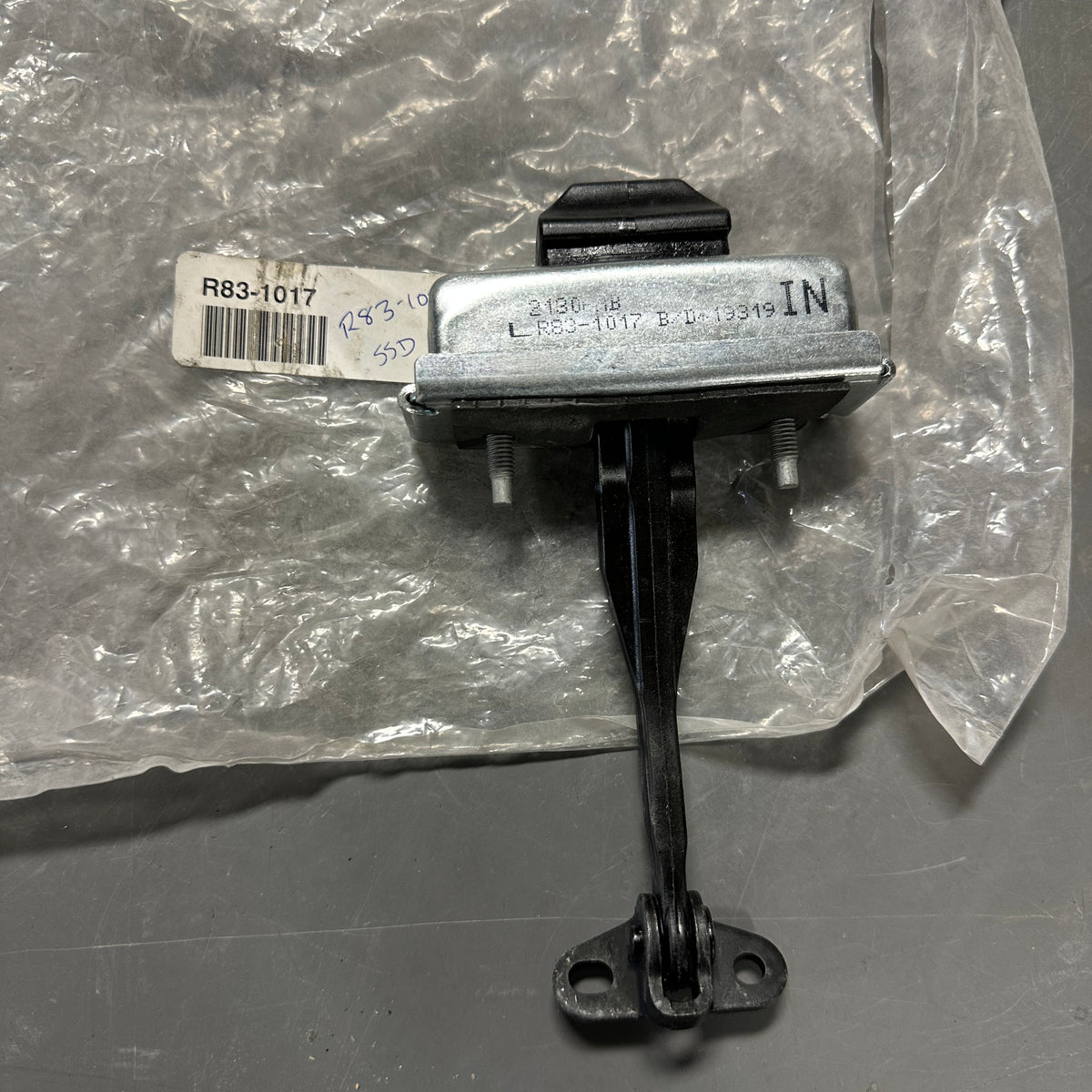 Peterbilt door stop check link R83-1017 new part — North Georgia