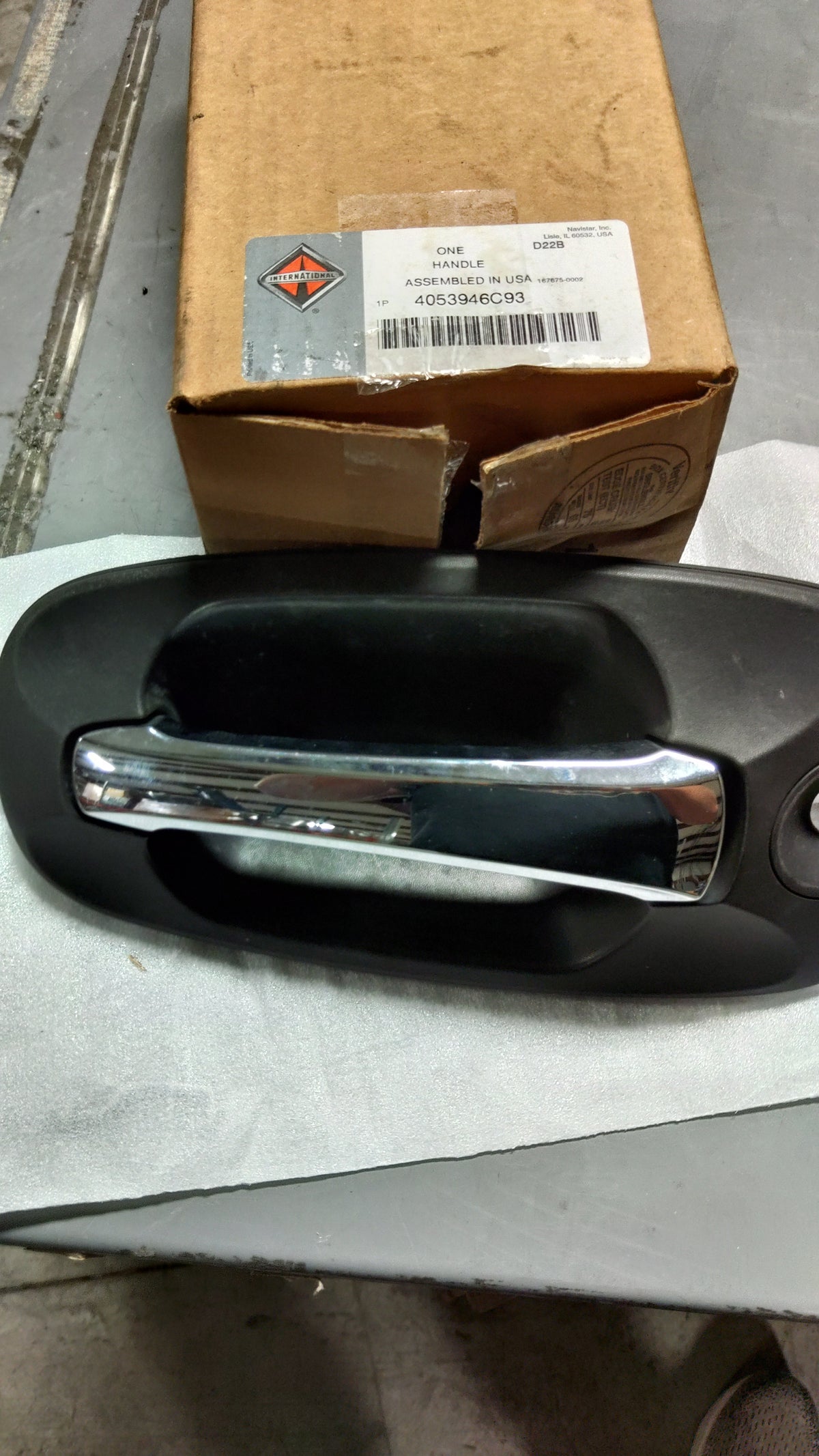 International door handle right hand 4053946C93 good used