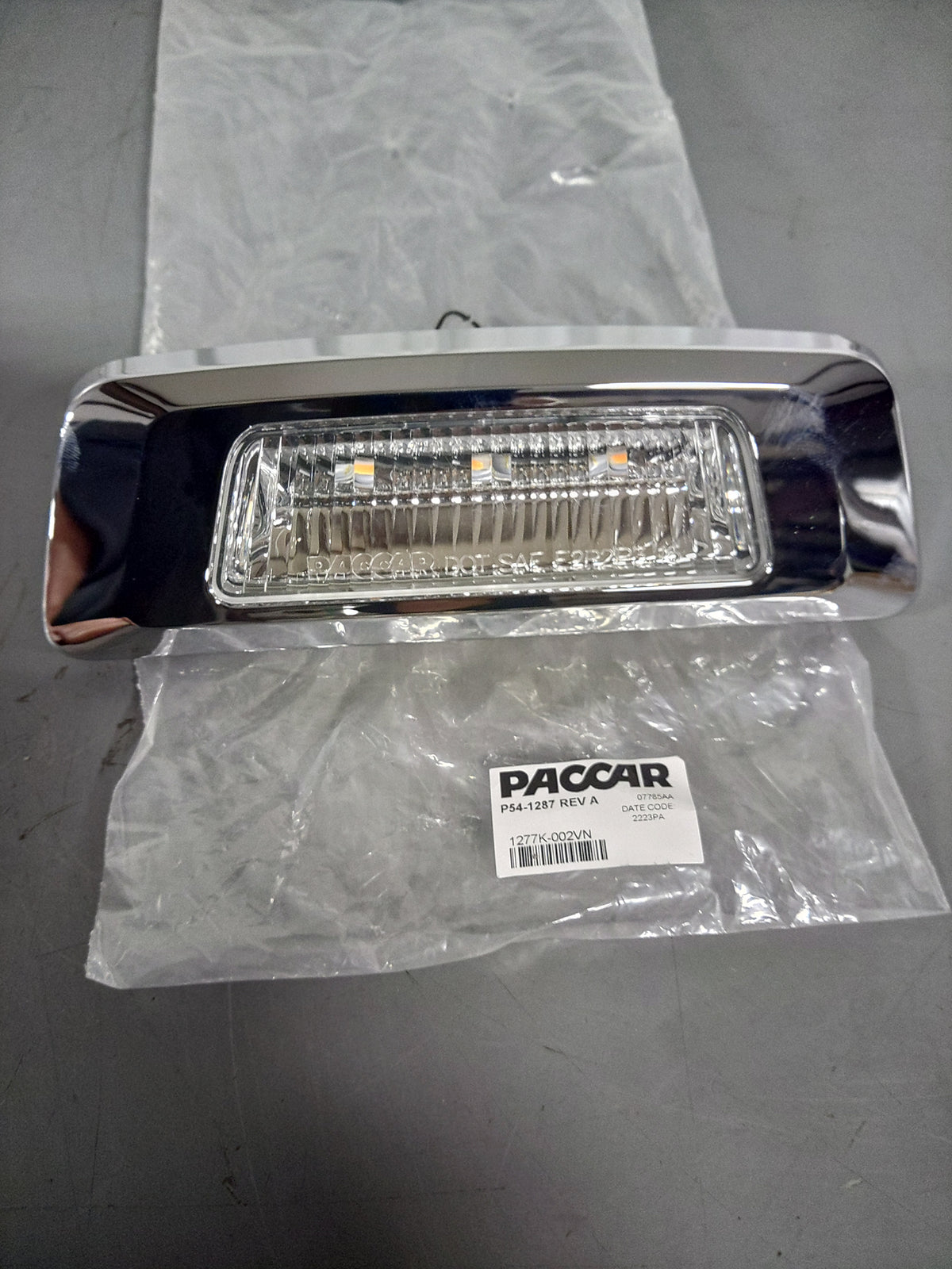 Paccar P54-1287 Turn Signal Lamp New OEM — North Georgia Trucks
