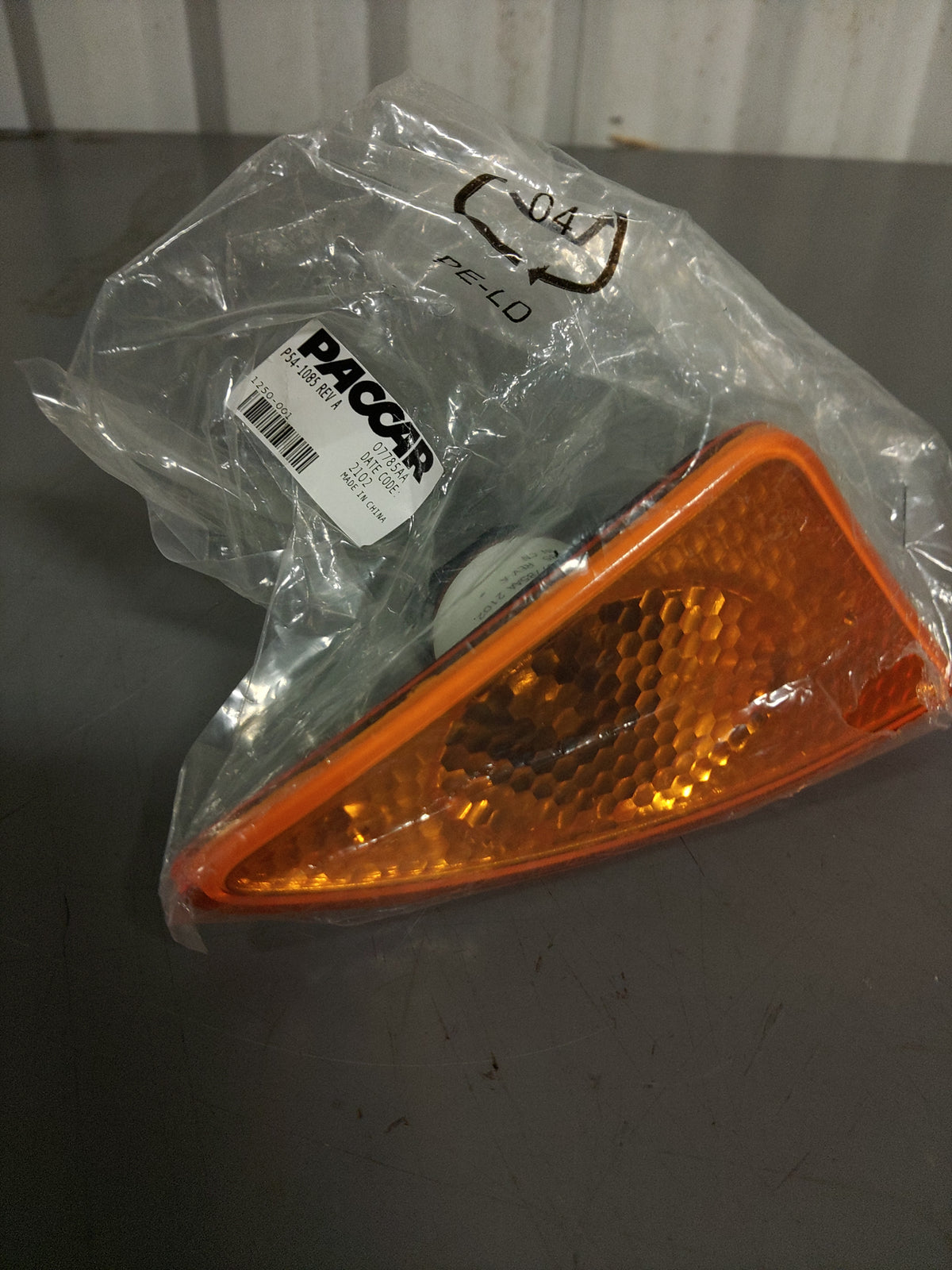 Paccar P54-1085 Turn side lamp LH New OEM — North Georgia Trucks