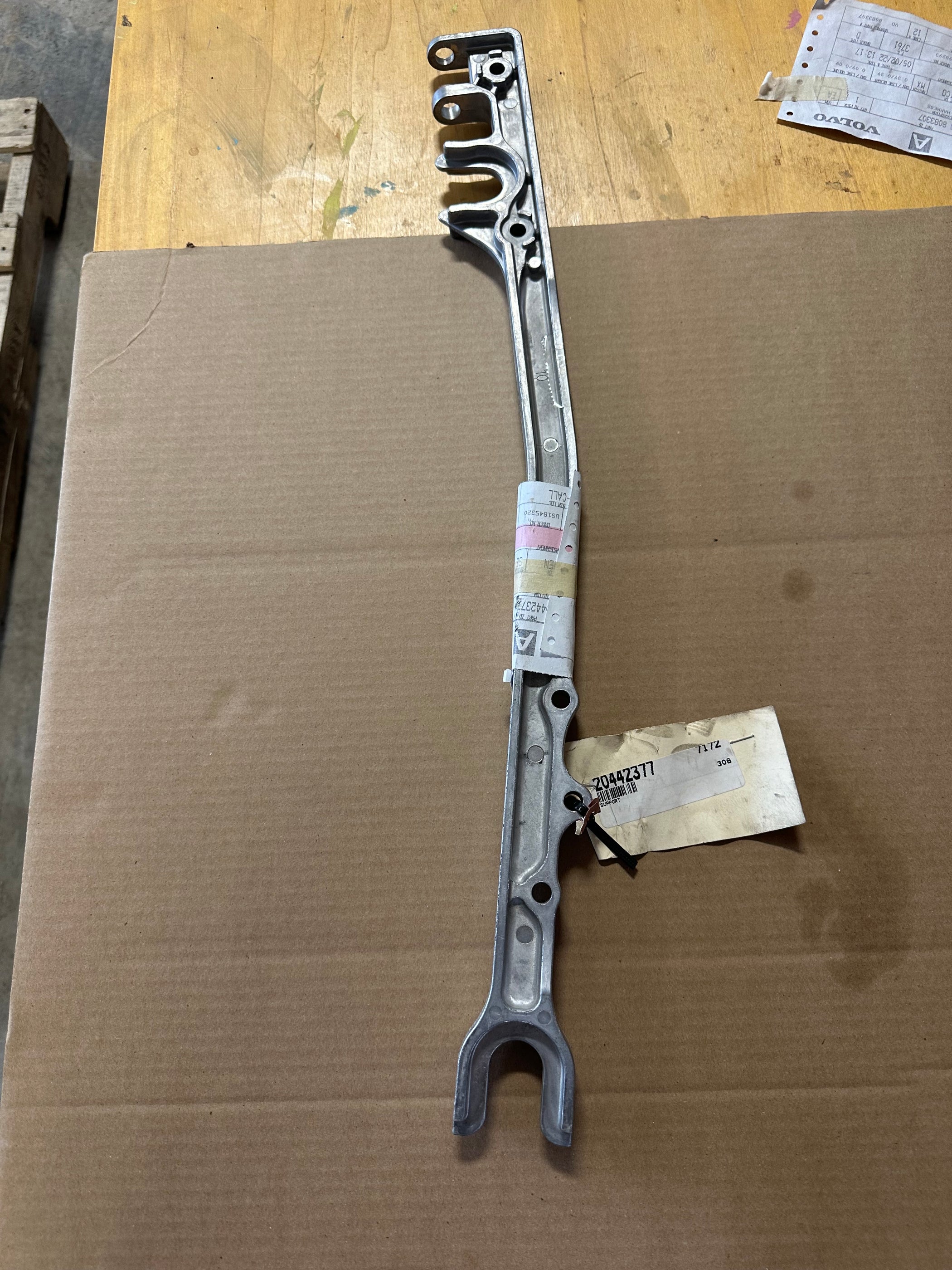 Volvo Vertical Chassis Fairing Support 20442377 New OEM Part — North Trucks and Parts