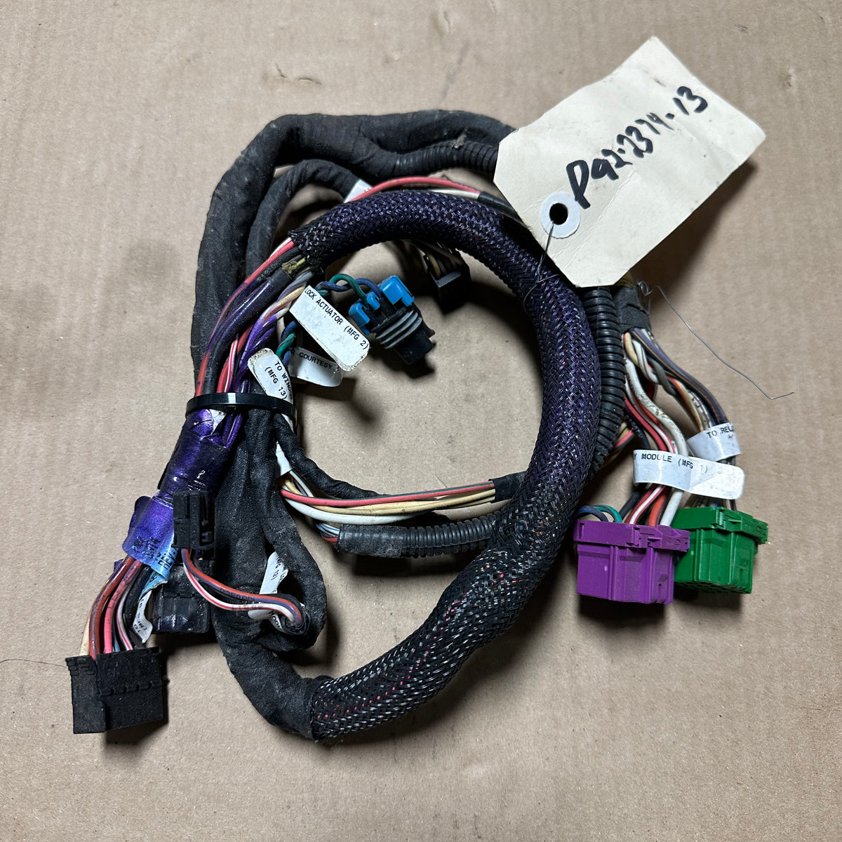 y_k632様 Kenworth Cab Door Harness Wire P92 237413 New Old Stock Part