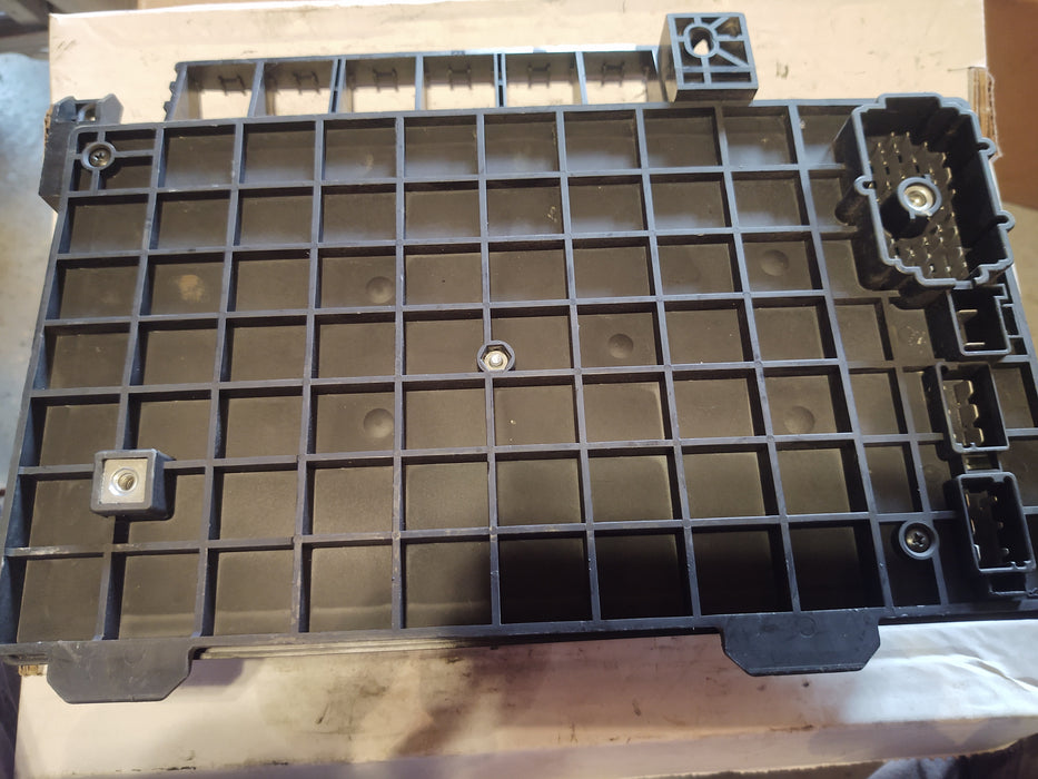 Freightliner Columbia Fuse Box A0648433 Used Part