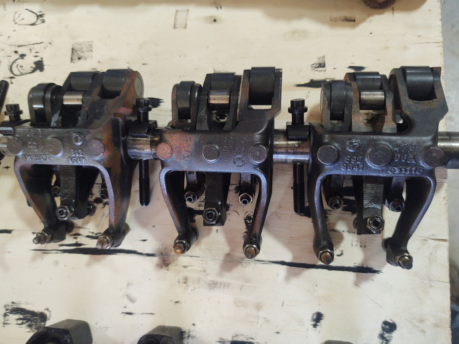 Detroit series 60 12.7 Complete rocker assembly 8929547 Used part