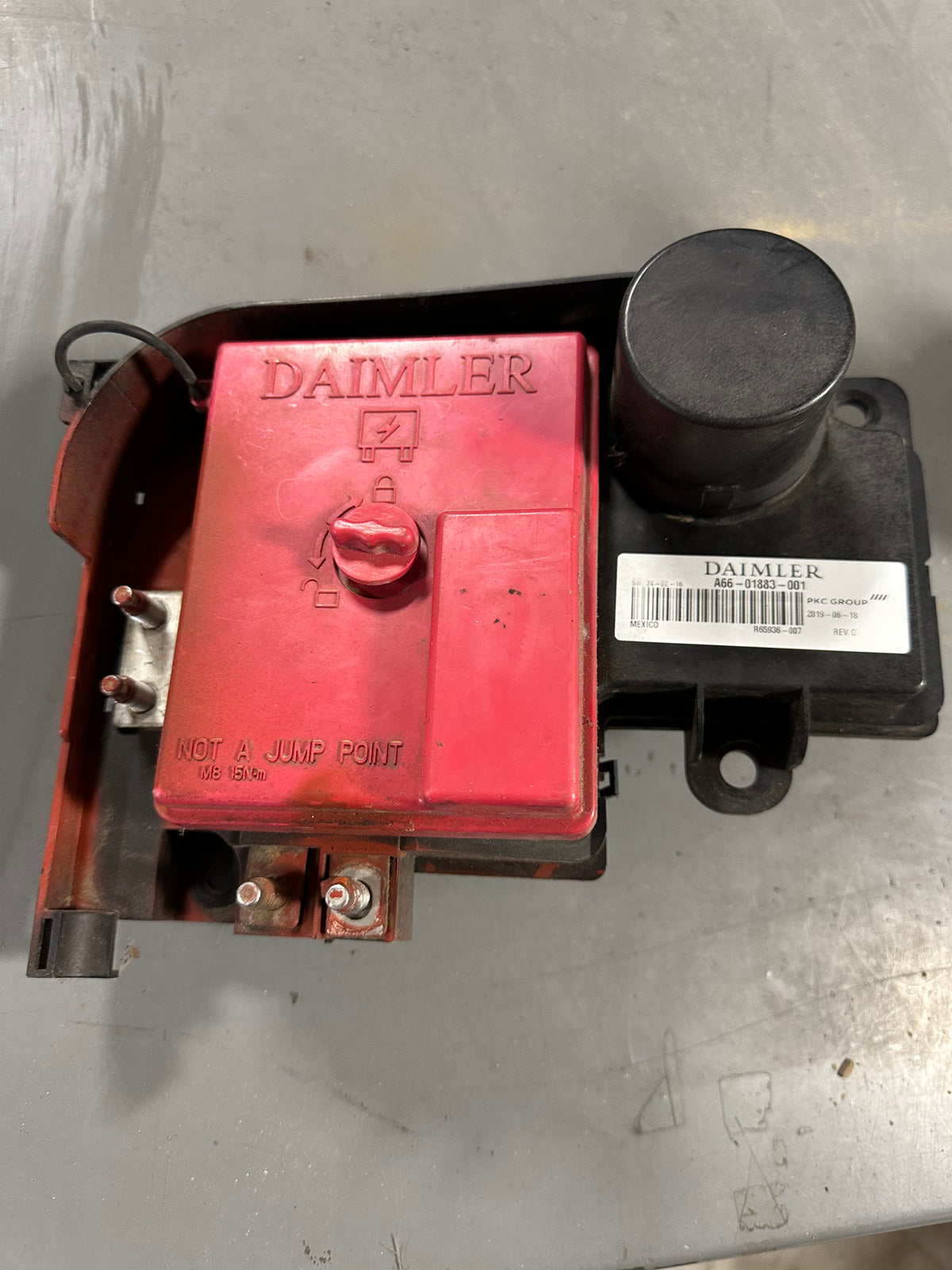 Freightliner Daimler main power module A66-01883-001 used part — North ...