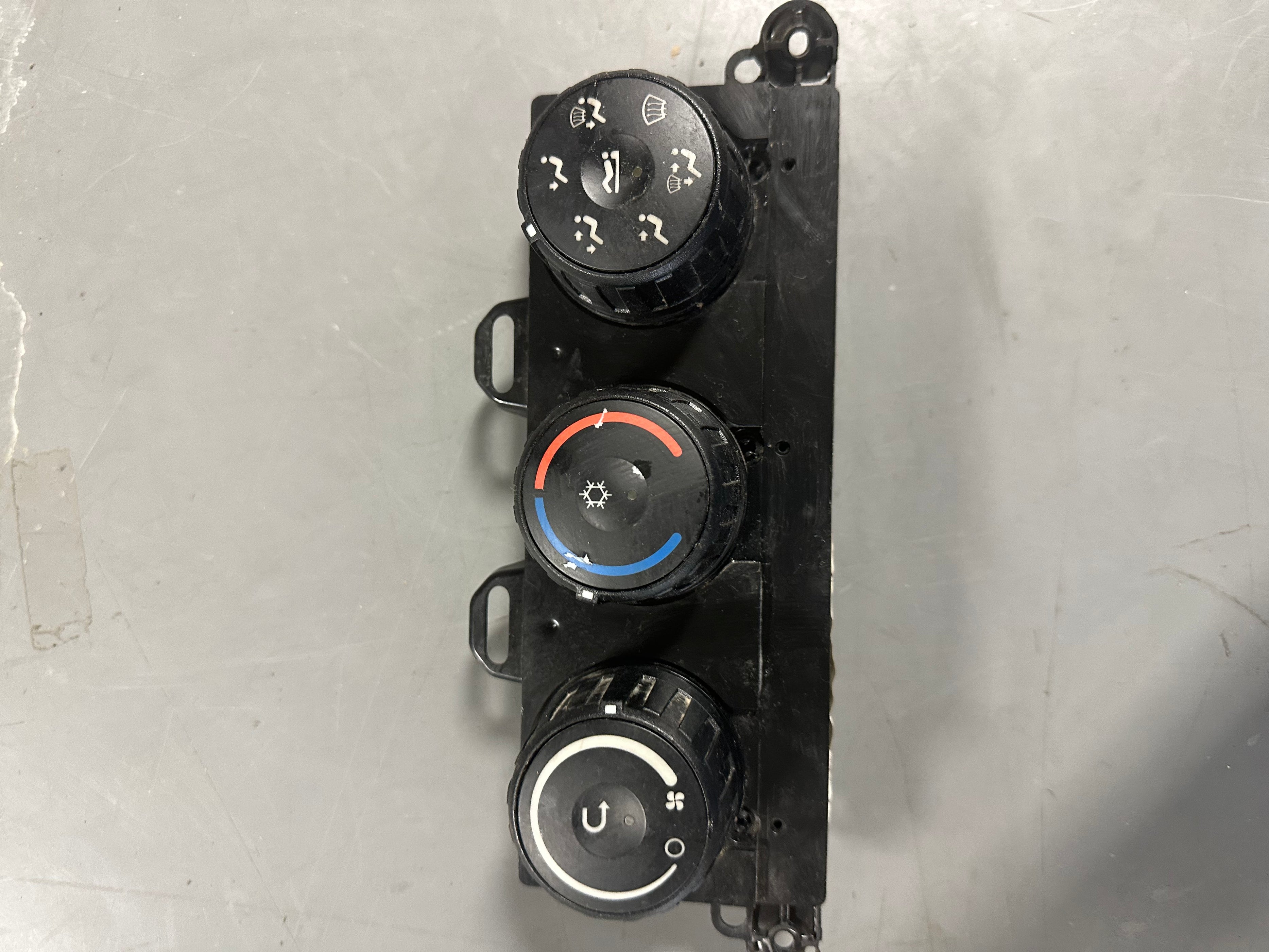 Freightliner Climate Control Panel – YOVZ