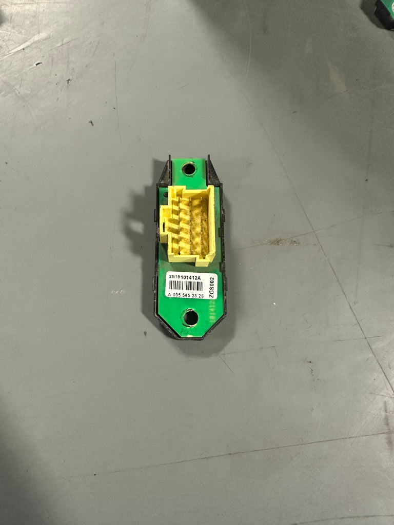 Freightliner can control module A0355452326 used part — North 