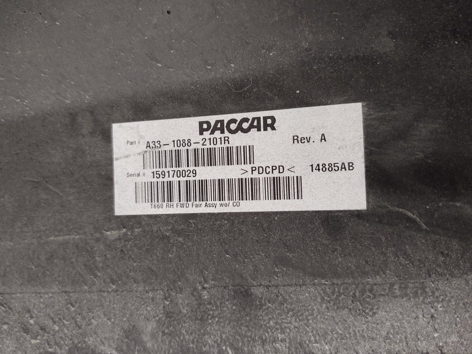 Kenworth A33-1088-2101R Paccar Kenworth T660 Right Hand FWD Fairing Assy Wo/Co Part