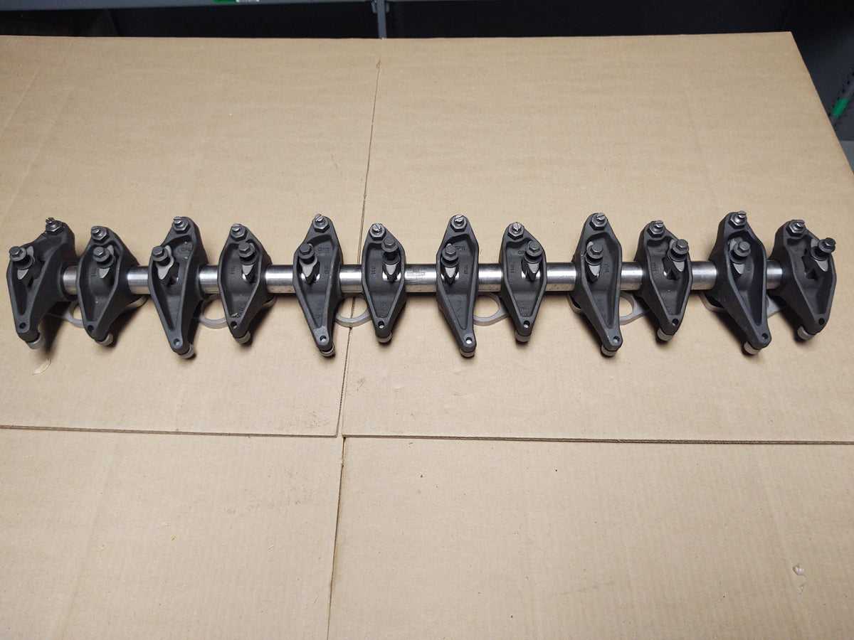 International DT466 rocker arm assembly casting 1913 and 1914 OEM NE